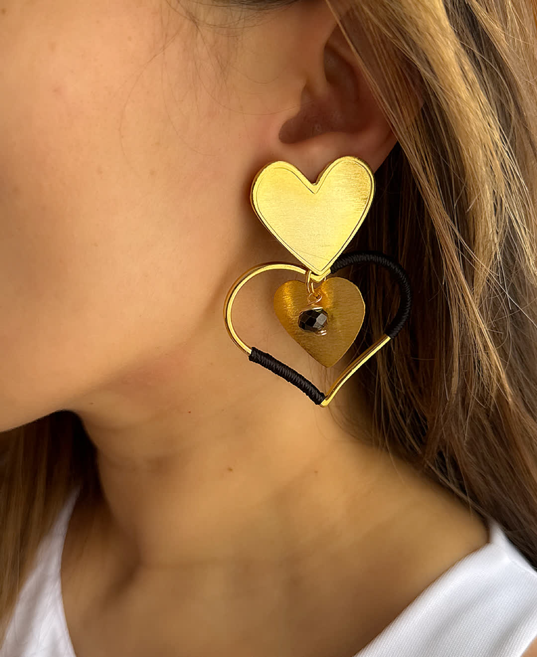 Aretes Origen Corazon del cafetal negro - Sara´s accesorios