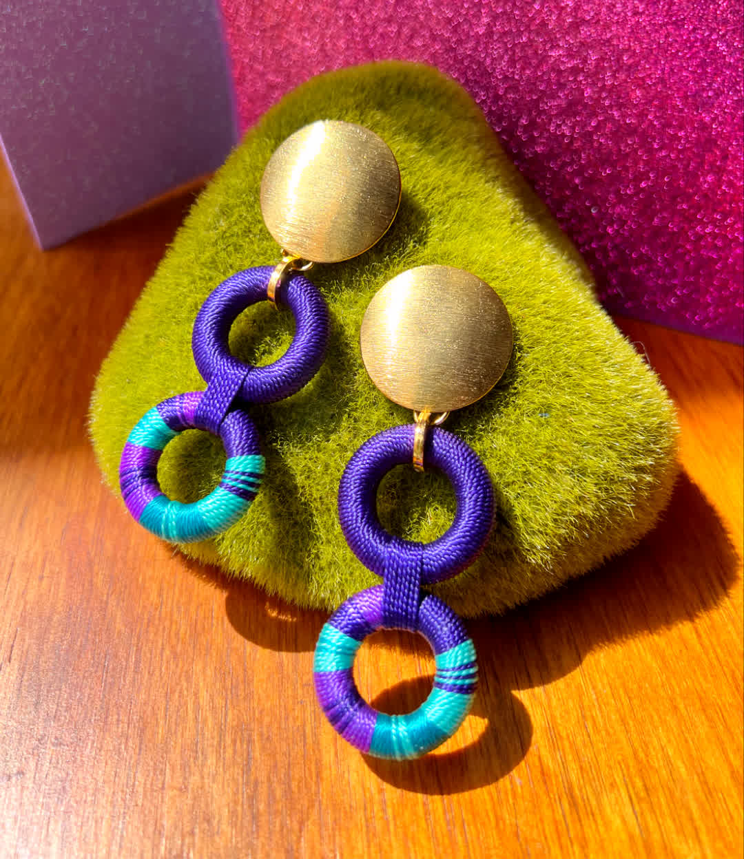 Aretes Praga Hera Morado Celeste - Sara´s accesorios