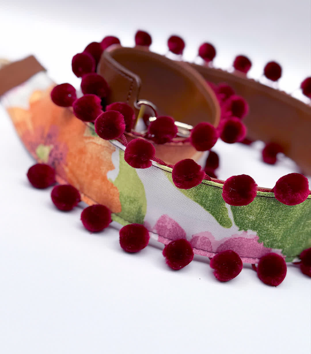 Asa Lona pompón Vinotinto - Sara´s accesorios