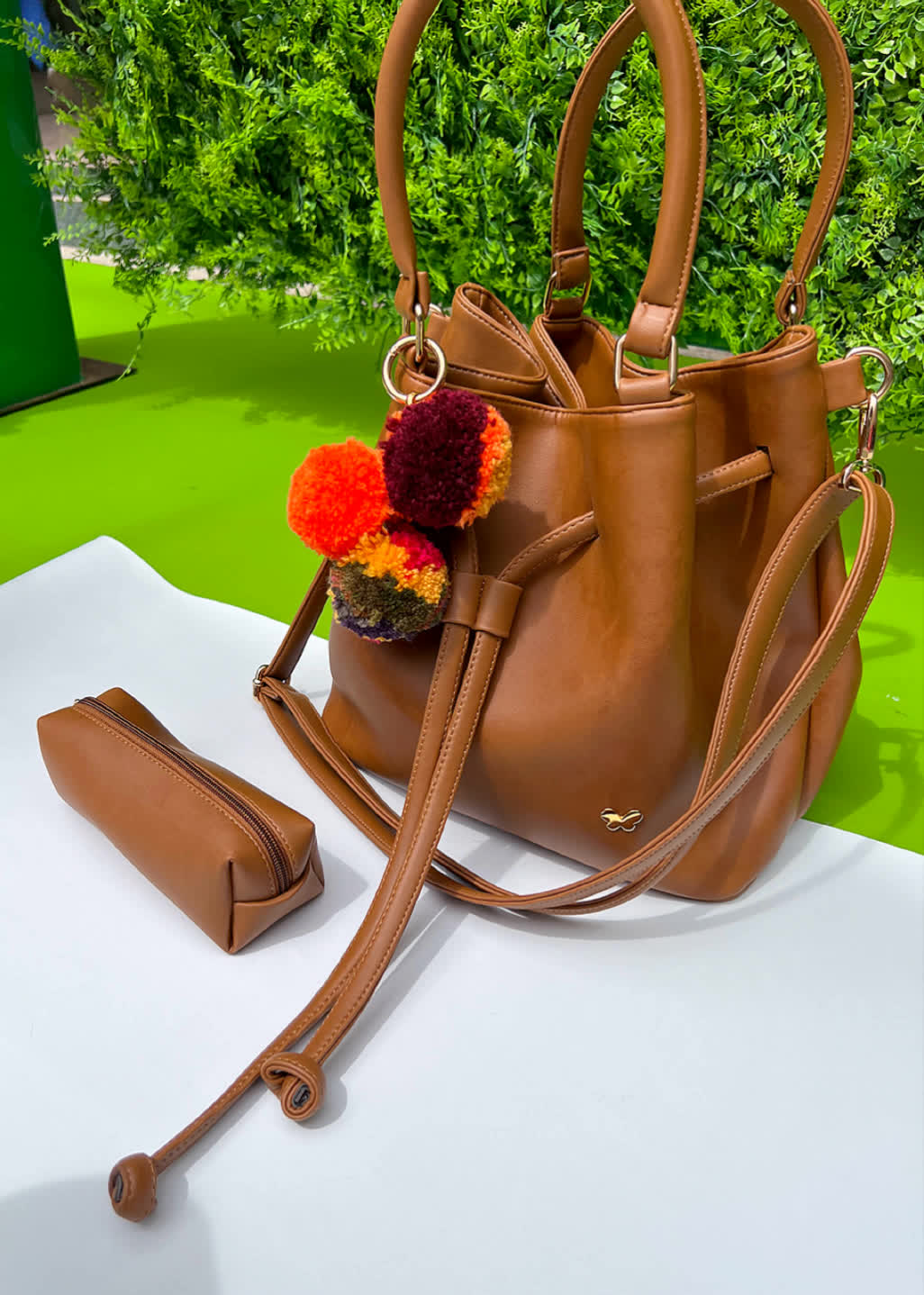 Bolsos para mujer elegantes y modernos, disponibles en diversas tendencias para este 2025.