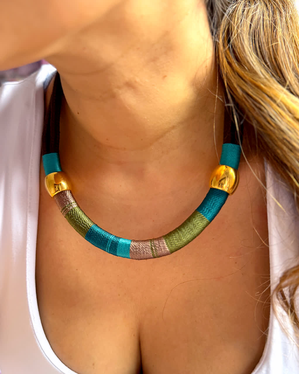 Collar Blue Placa Entorchada Palma de Cera