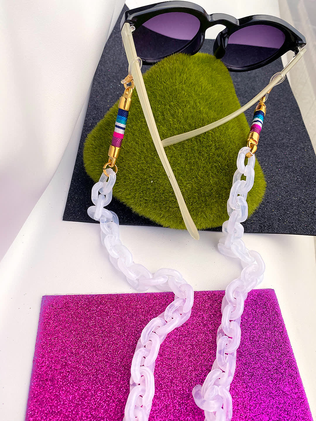 Cuelga Gafas Chain Azul Randiante - Sara´s accesorios