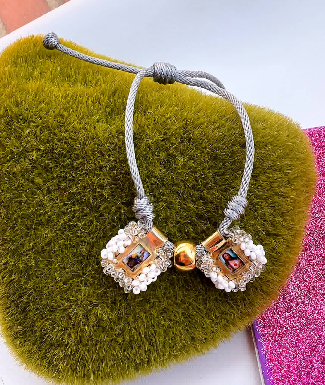 Pulsera Cordon Escapulario Glam Mini Plateado - Sara´s accesorios