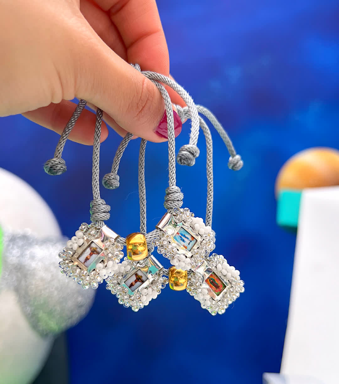 Pulsera Cordon Escapulario Glam Mini Plateado - Sara´s accesorios