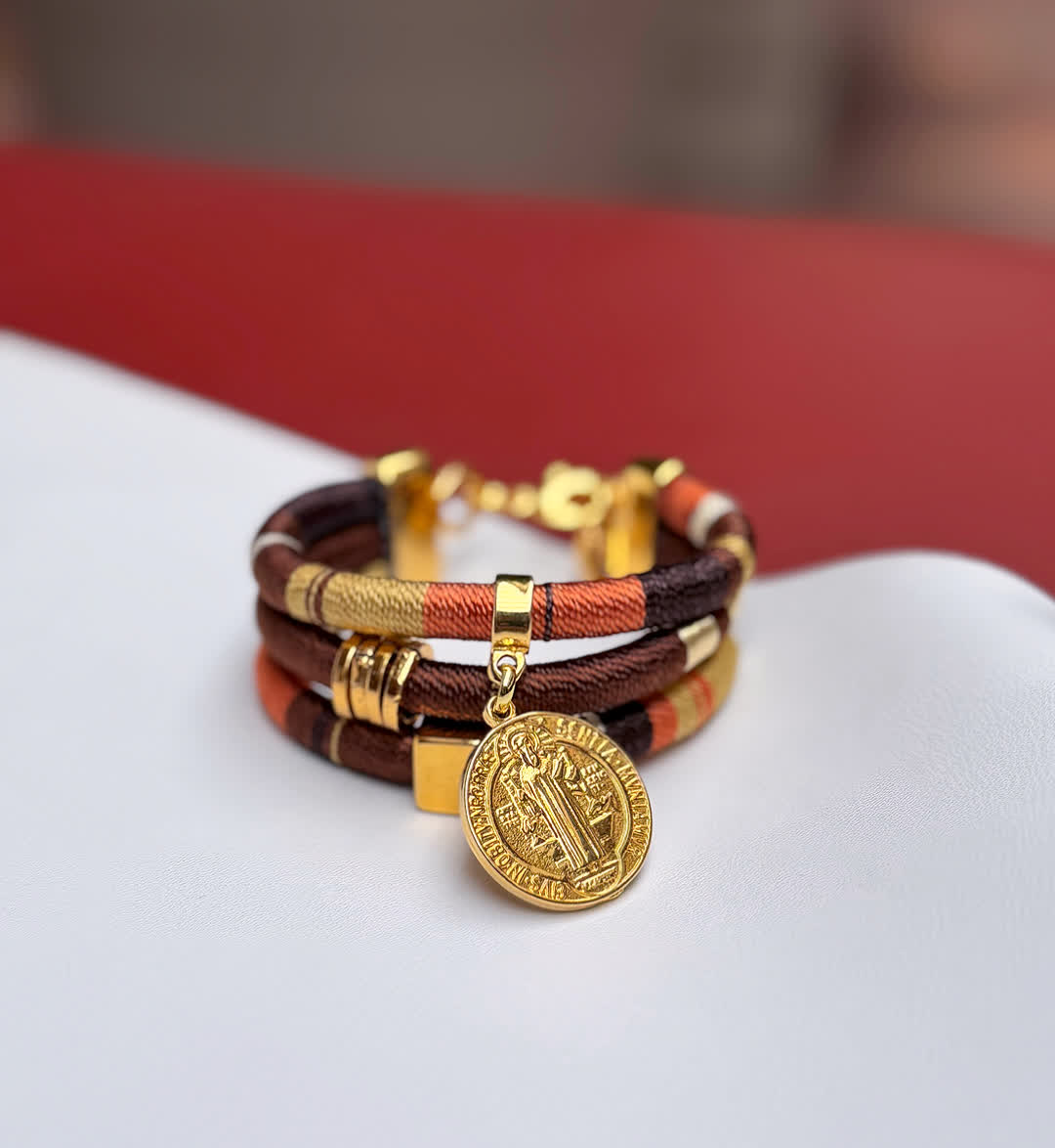 Pulsera para mujer hecha a mano con baño de oro 24K Bogotá....