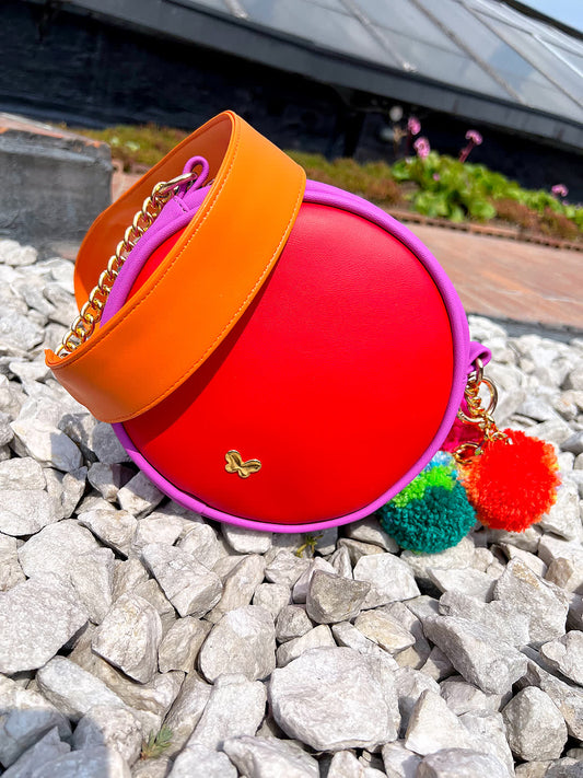 Bolsos pequeños y de mano para mujer, modernos y funcionales, disponibles en nuestra tienda online.