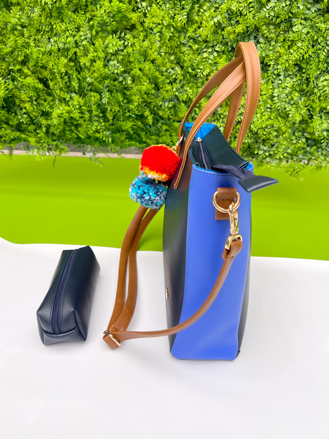Bolsos grandes para mujer, prácticos y elegantes, perfectos para llevar todo lo necesario. Compra online ahora.