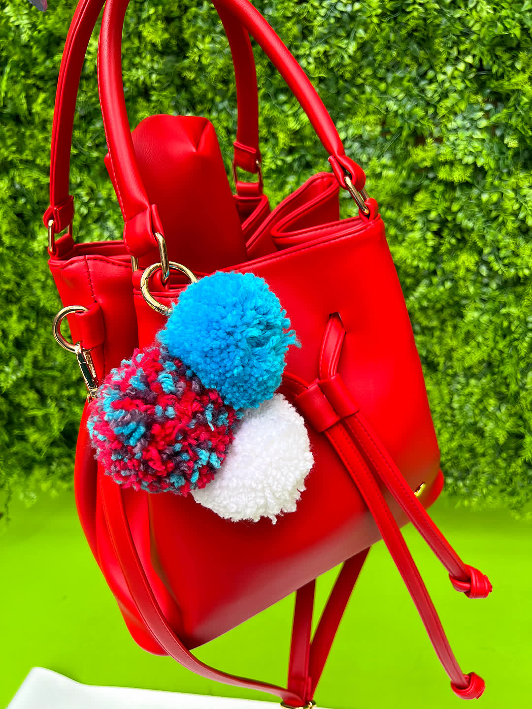 Bolsos para mujer elegantes y modernos, disponibles en diversas tendencias para este 2025.