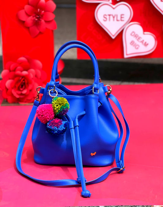 Bolsos para mujer elegantes y modernos, disponibles en diversas tendencias para este 2025.