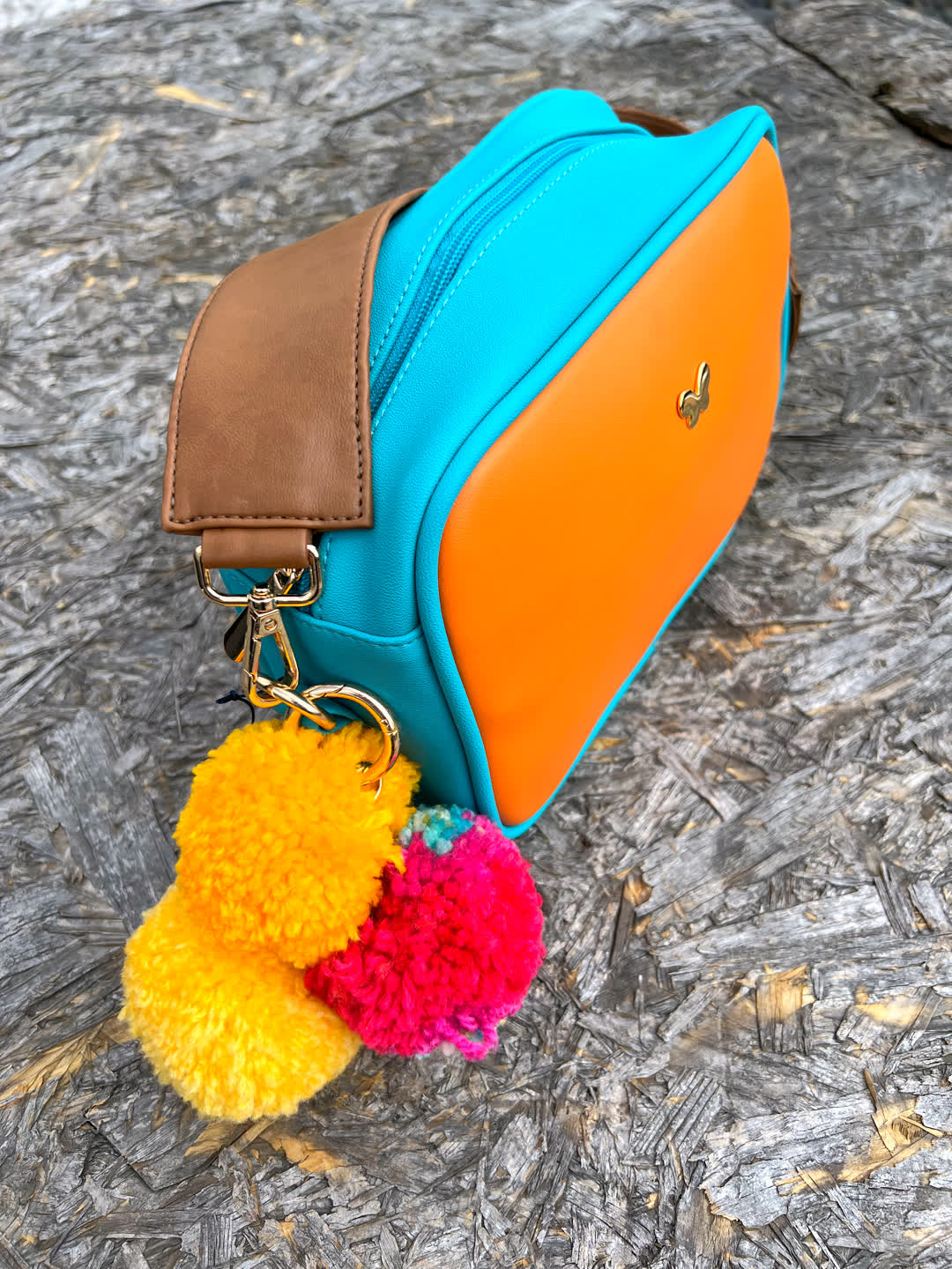 bolsos para mujer, bolsos de moda Colombia, bolsos artesanales, bolsos hechos a mano, bolsos colombianos