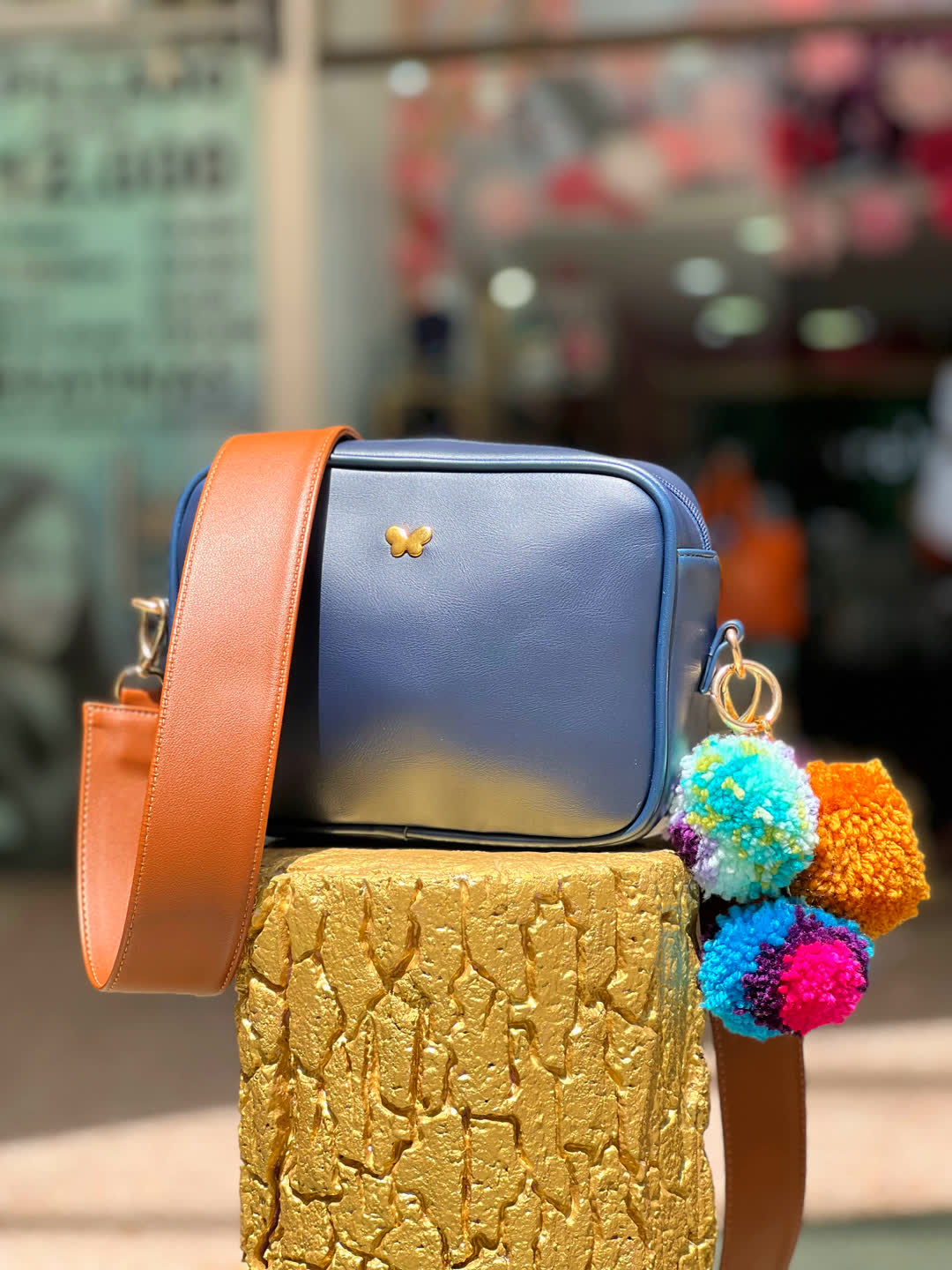 bolsos para mujer, bolsos de moda Colombia, bolsos artesanales, bolsos hechos a mano, bolsos colombianos