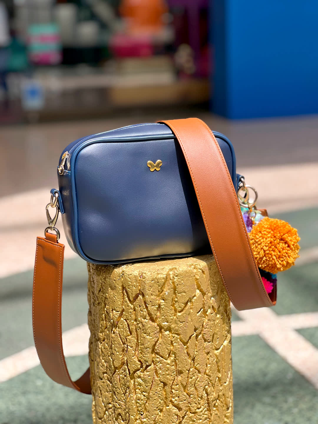 bolsos para mujer, bolsos de moda Colombia, bolsos artesanales, bolsos hechos a mano, bolsos colombianos