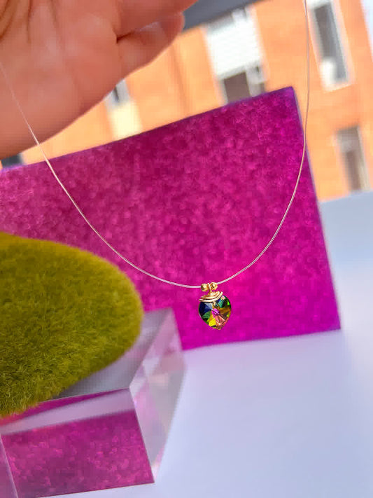 Collar Marroqui Invisibles Corazon Verde tornasolado