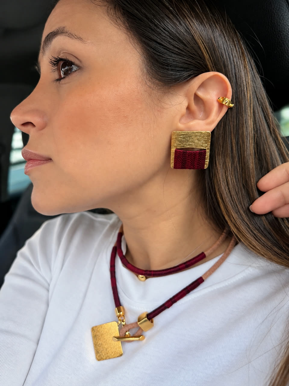 Aretes Lois vinotinto