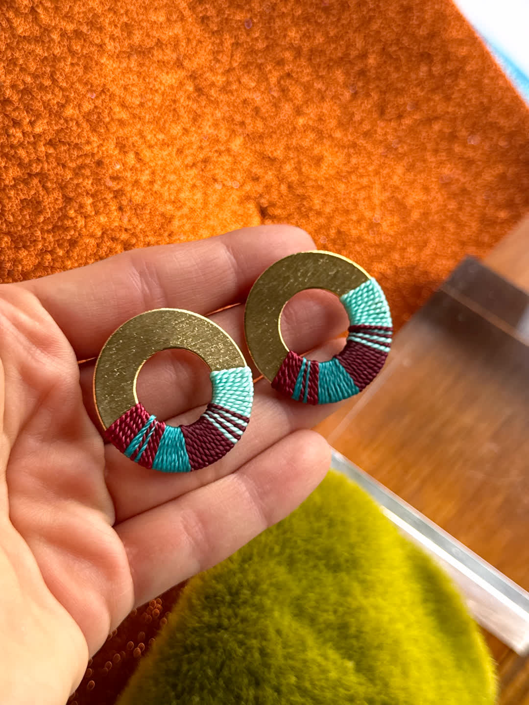 Aretes Praga Afrodita Midi Vino Celeste - Sara´s accesorios