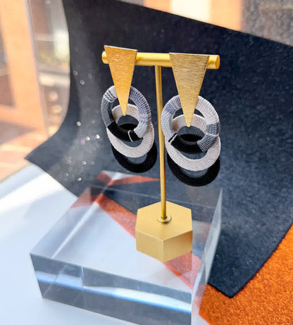 Aretes Constelación Aurora Blanco y Negro