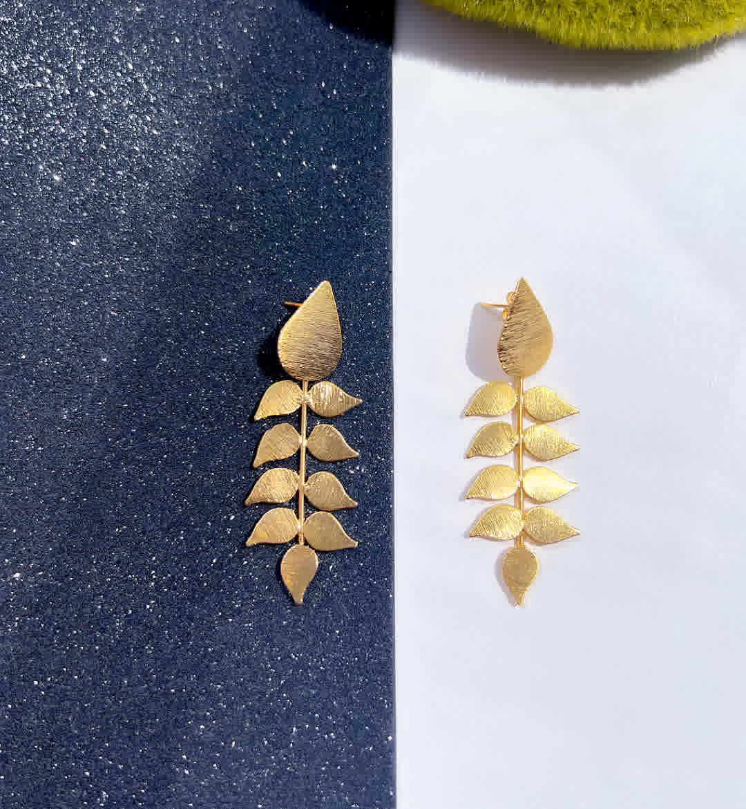 Aretes Dorado Heliconia Alargada