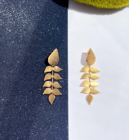 Aretes Dorado Heliconia Alargada