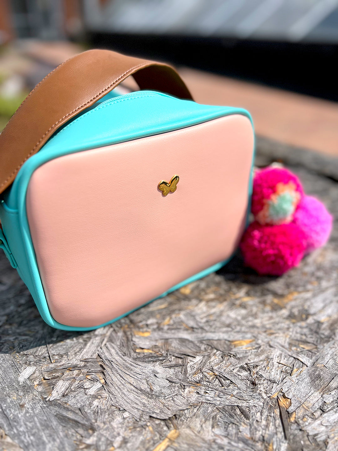 bolsos para mujer, bolsos de moda Colombia, bolsos artesanales, bolsos hechos a mano, bolsos colombianos