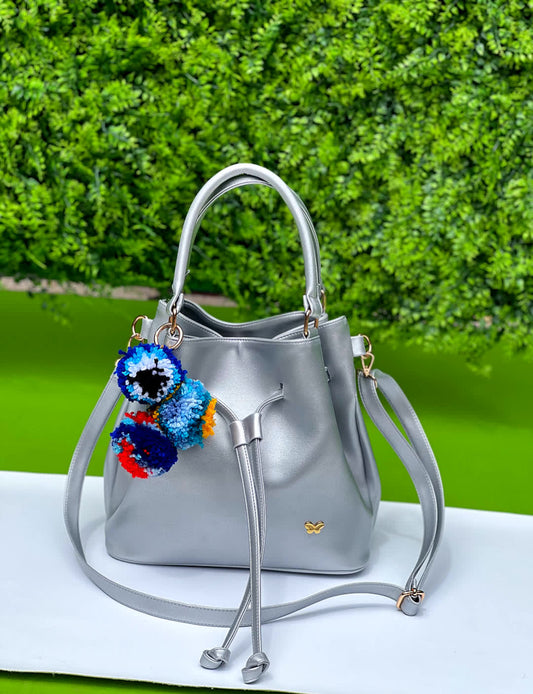 Bolsos para mujer elegantes y modernos, disponibles en diversas tendencias para este 2025.