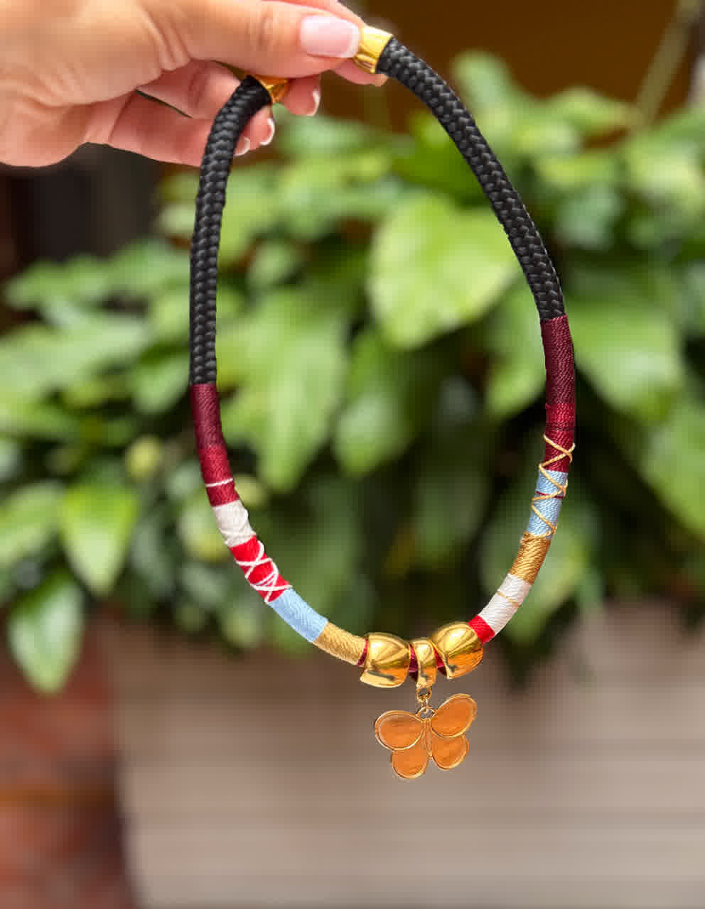 Collar Africa Angola Granate