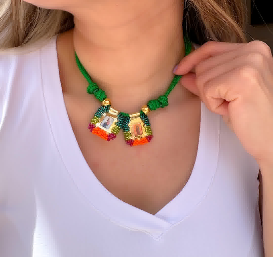 CollarEscapulario Primavera