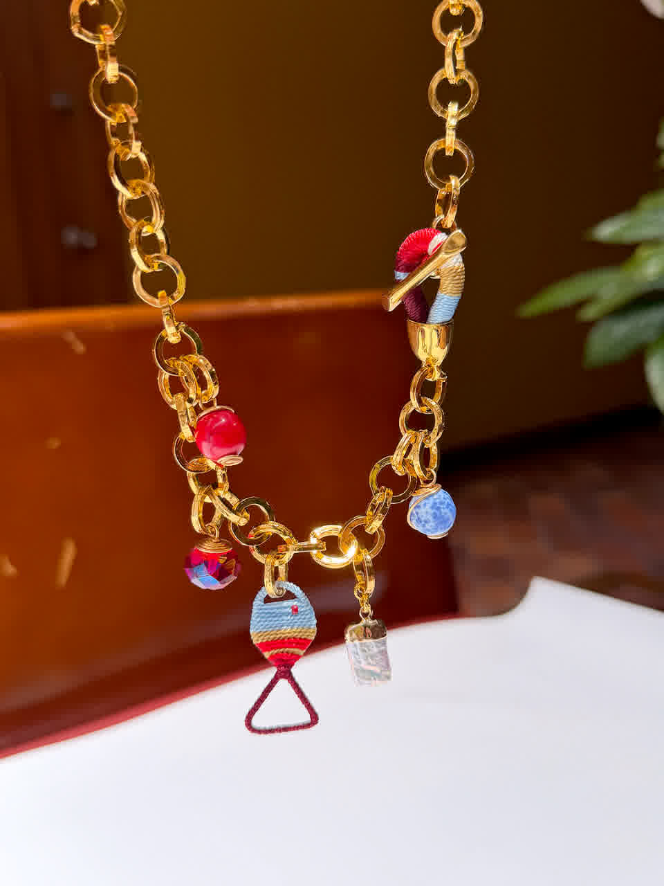 Collar Lua granate pez