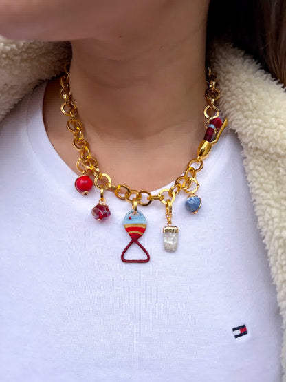 Collar Lua granate pez
