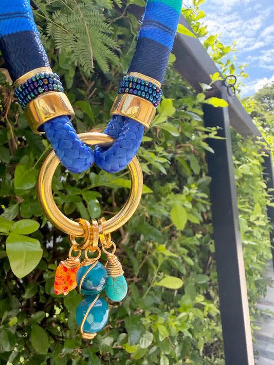 Collar Constelacion Acuarius Naranjas y azules