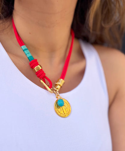 Collar Madu rojo turquesa dije de san benito