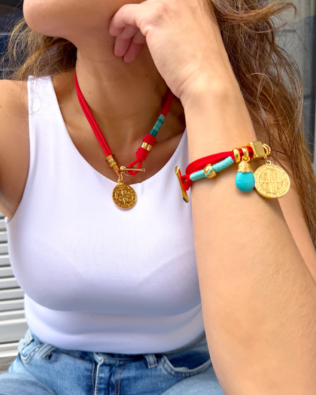 Collar Madu rojo turquesa dije de san benito