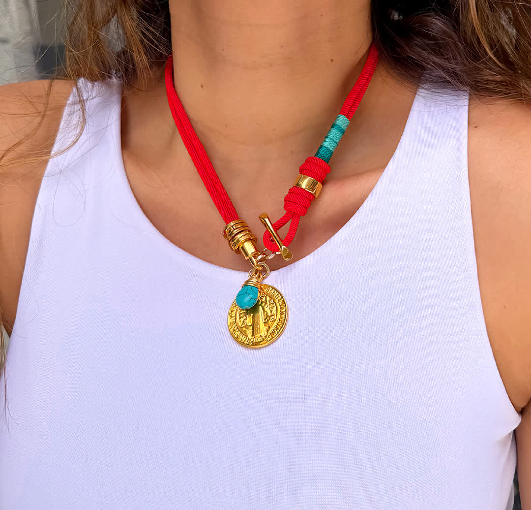 Collar Madu rojo turquesa dije de san benito