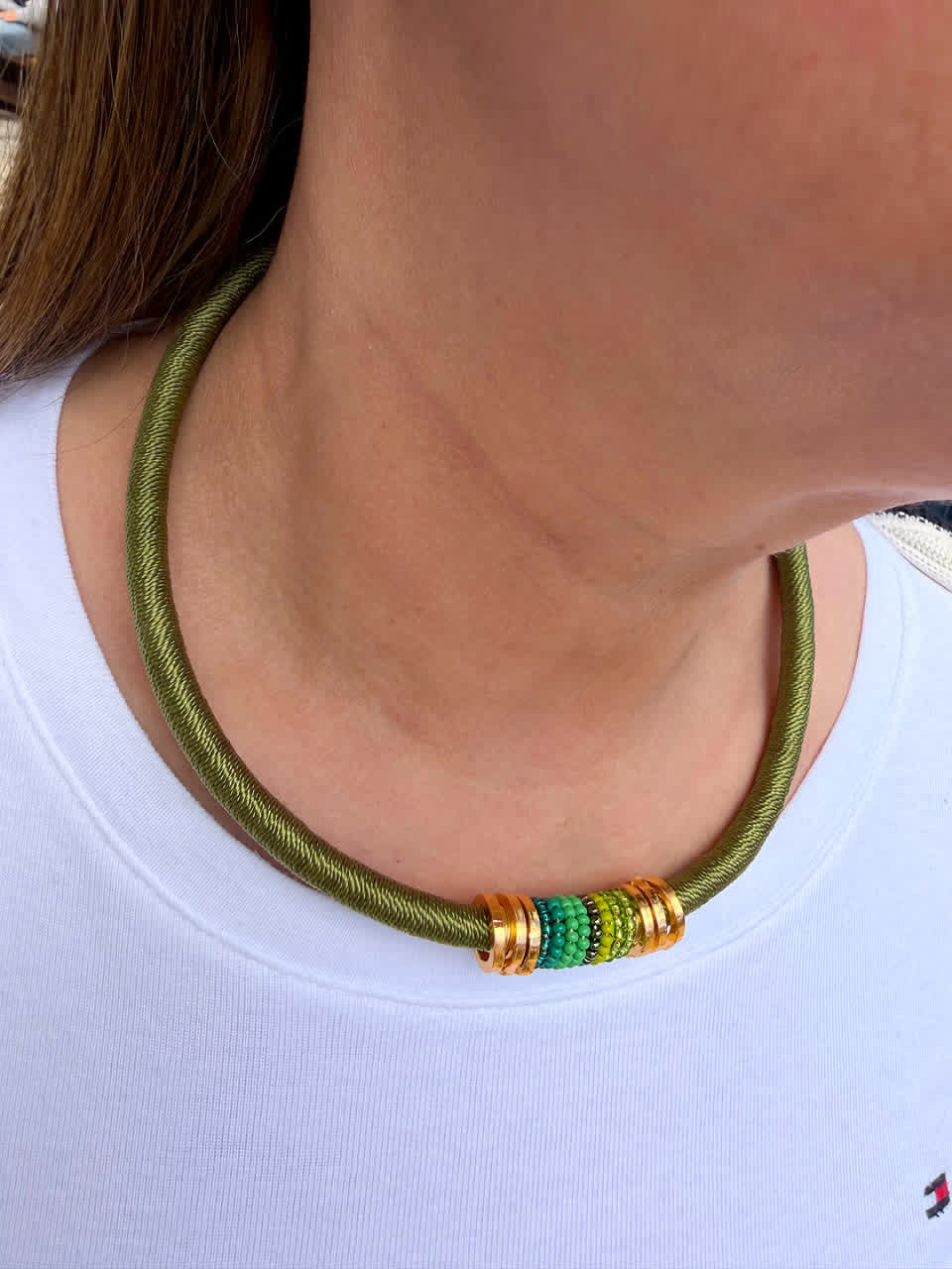 Collar Suraya Glam Verde Oliva