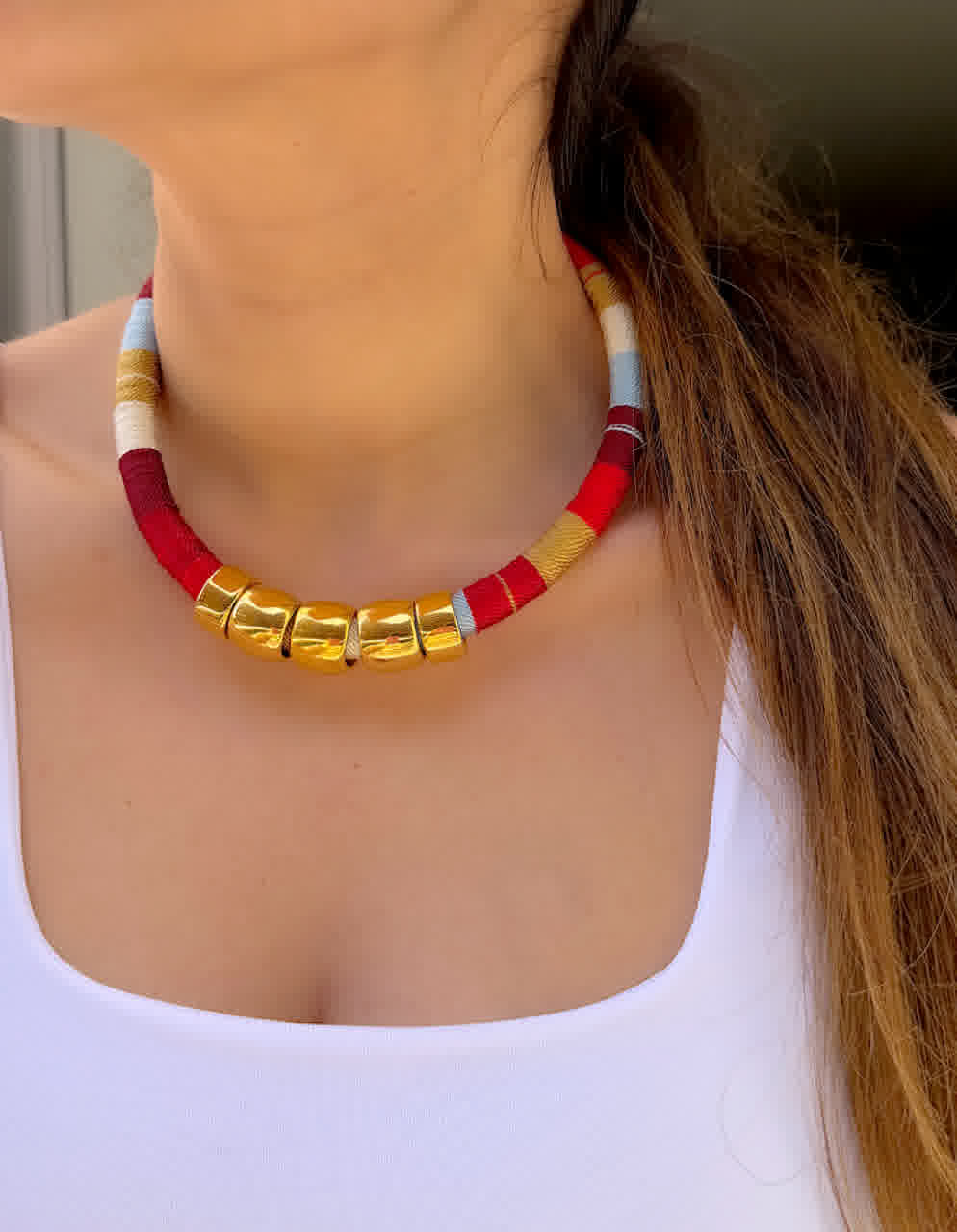 Collar tres apliques Granate