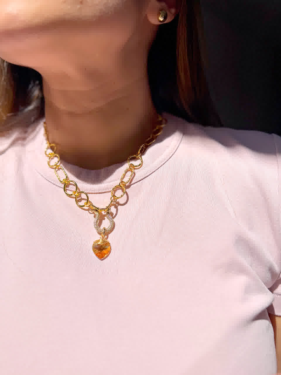 Collar Monarca corazon en cristal Ámbar - Sara´s accesorios