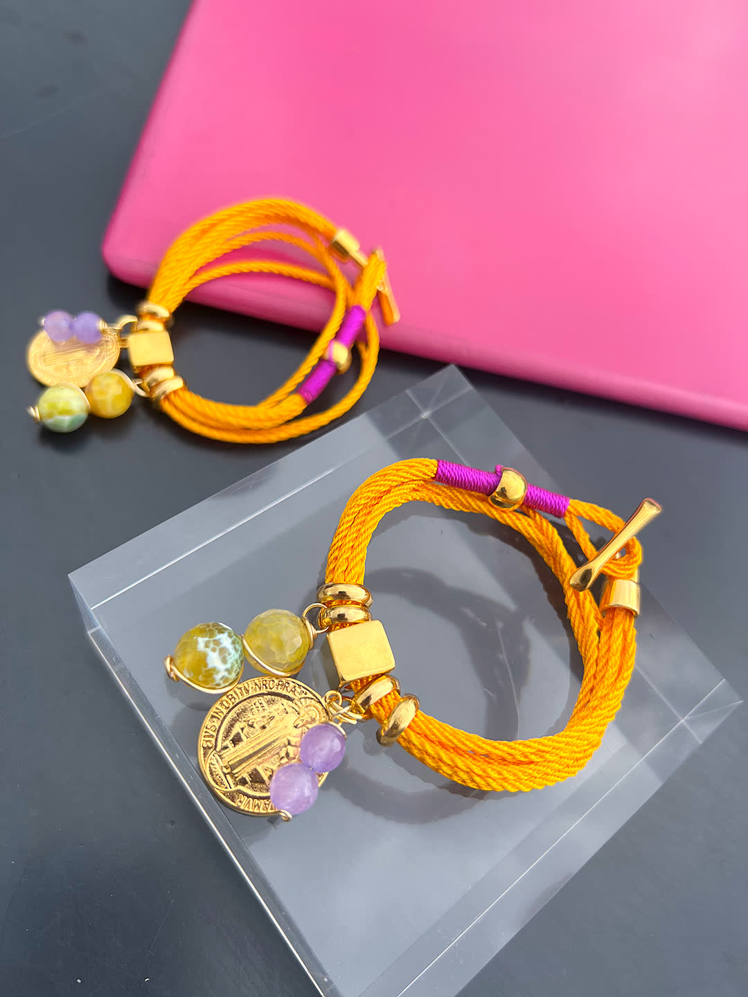 Pulsera Amuleto Mostaza - Sara´s accesorios