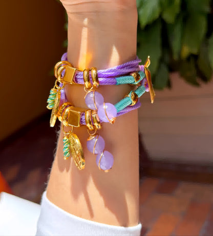Pulsera Amuleto lila con dije de San Benito