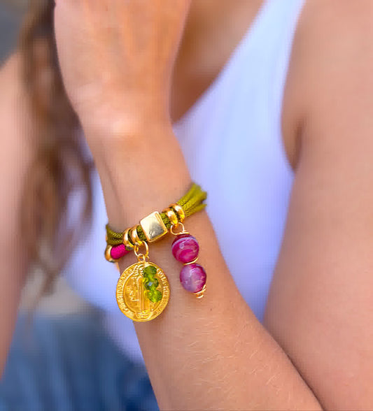 Pulsera Amuleto verde oliva dije de san benito