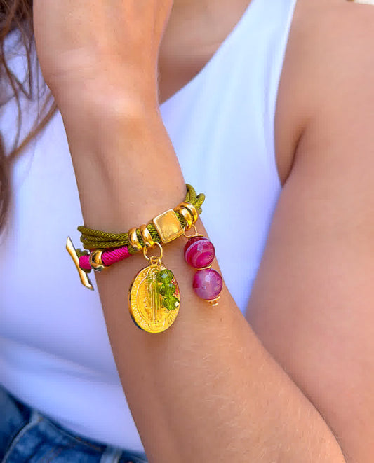 Pulsera Amuleto verde oliva dije de san benito