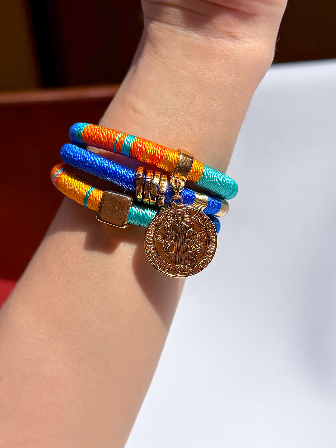 Brazalete Cascada SB Naranjas y azules - Sara´s accesorios