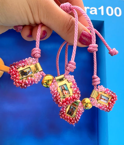 Pulsera Cordon Escapulario Glam Mini Rosado - Sara´s accesorios