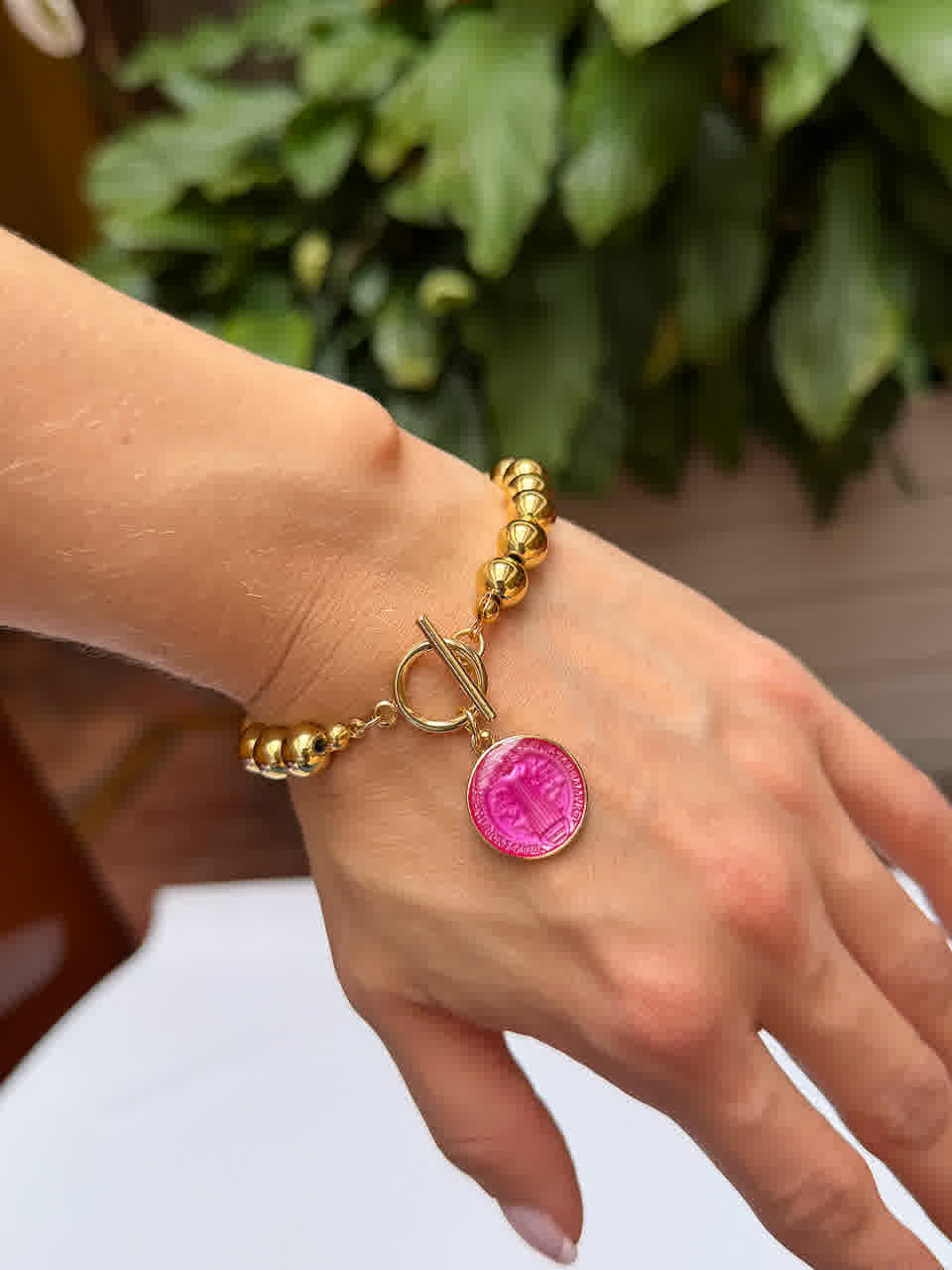 Pulsera Esperanza Dorada dije san benito fucsia