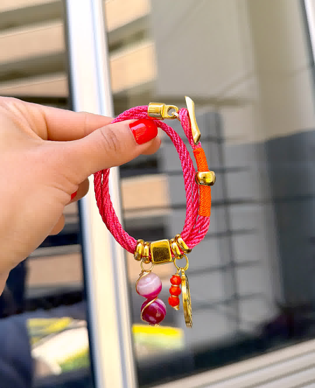 Pulsera Amuleto Fucsia dije de san benito