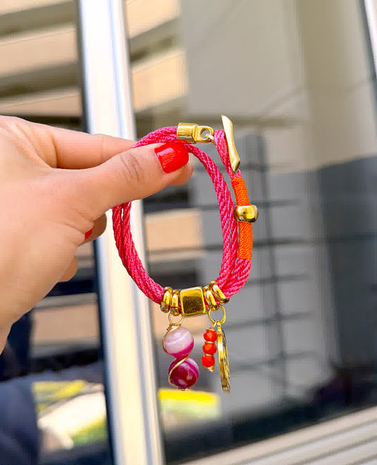 Pulsera Amuleto Fucsia dije de san benito