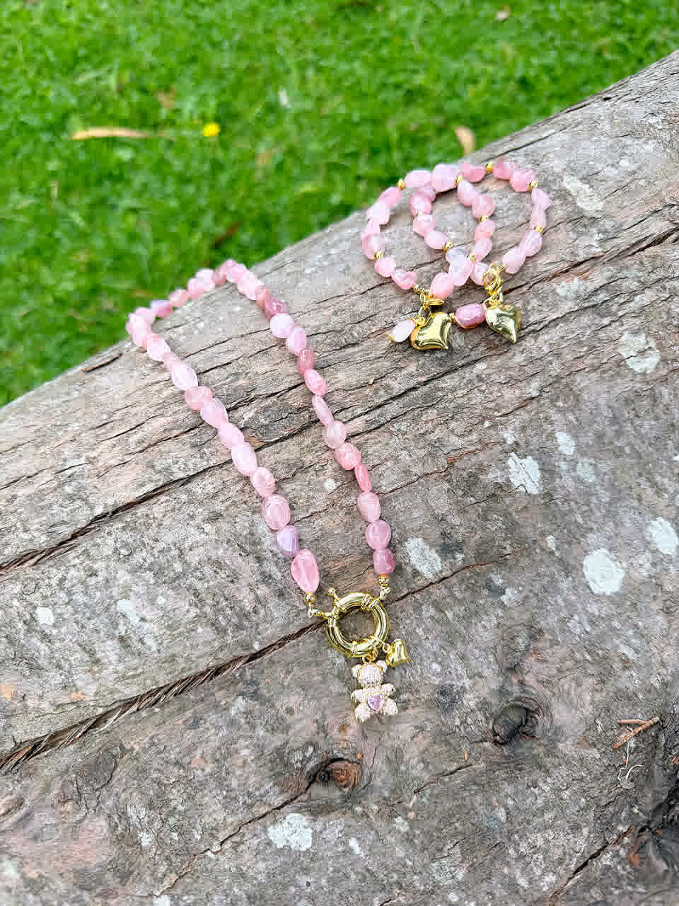 Collar Flor de Cerezo en cuarzo rosado