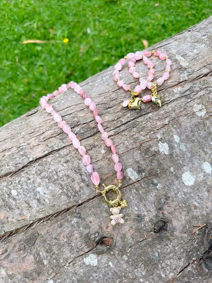Collar Flor de Cerezo en cuarzo rosado