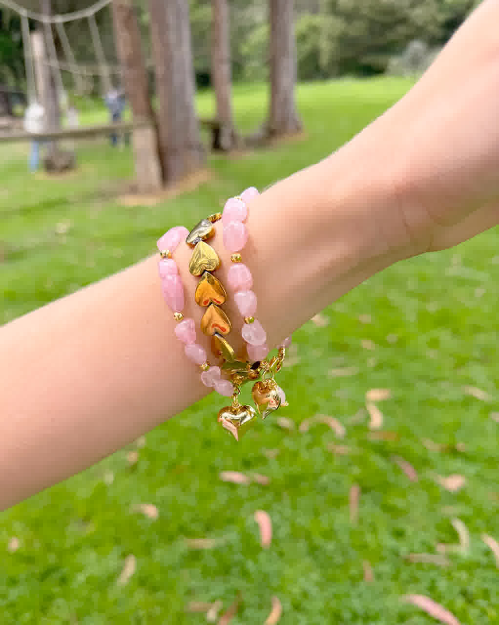 Pulsera Flor de Cerezo en cuarzo rosado