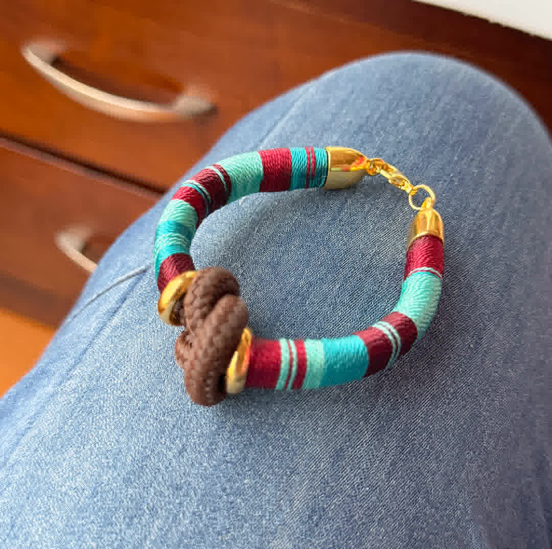 Pulsera Blue Nudo Del Amor Vino Celeste