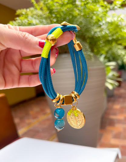 Pulsera Amuleto Colombia Azul Cobalto con dije de San Benito