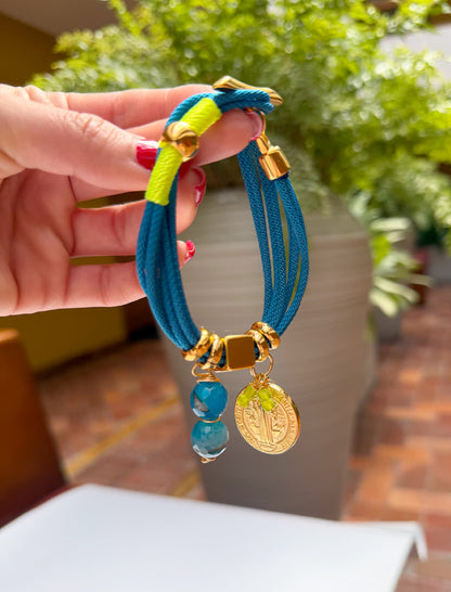 Pulsera Amuleto Colombia Azul Cobalto con dije de San Benito